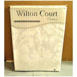 Wilton Court Chateau White Damask Style Tablecloth Design ~70" Round 2001 NOS